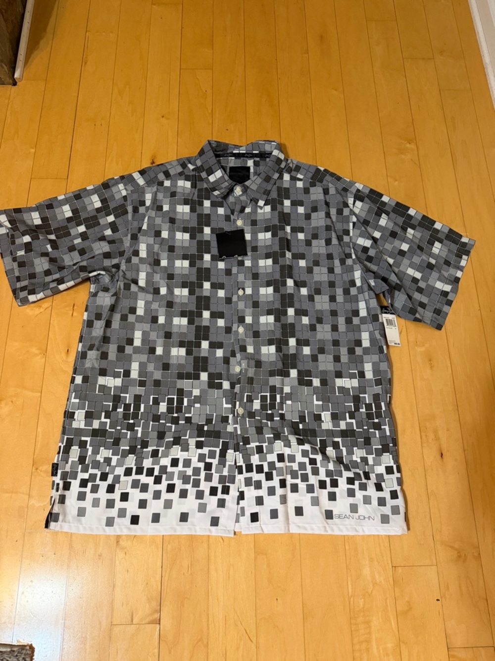 NWT Sean John Black & Gray Pixel-Block Short Sleeve Button-Up Shirt